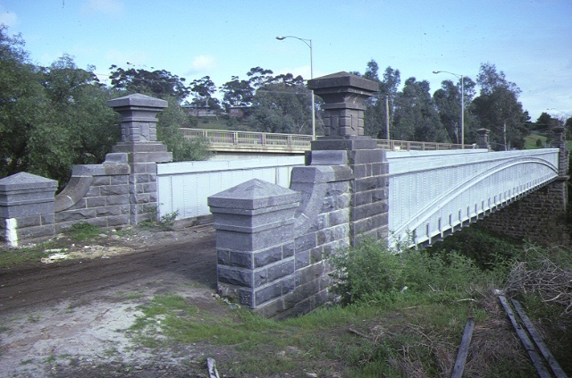 1 iron bridge maribyrnong river front view sep1984