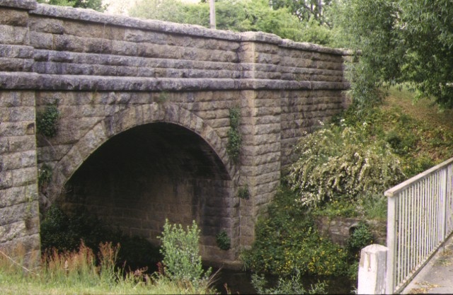 1 bridge over commissioners creek yackandandah side view