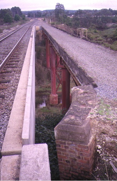 rail bridge creswick creek top view may1995