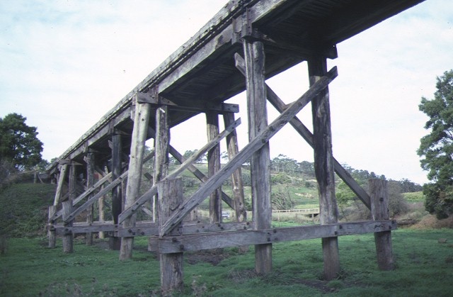 rail bridge curdies river timboon trestle detail jun1984