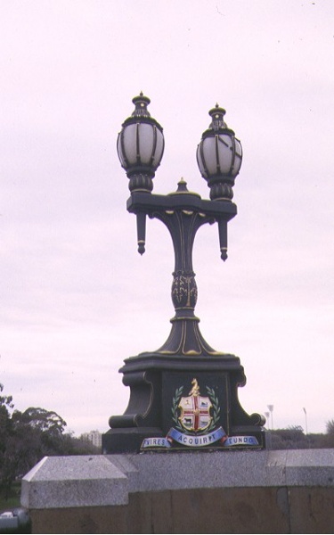 princes bridge over yarra river melbourne lamp detail sep1998