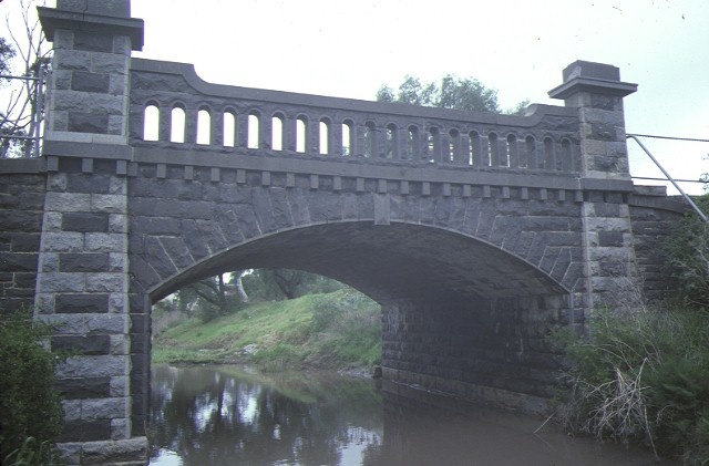 1 bridge over moonee ponds creek westmeadows front view sep1984
