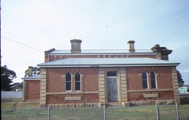 dunolly court house rear elevation aug1984