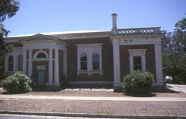 echuca court house front elevation dec1983