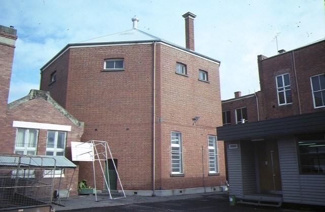 former sandhurst mechanics institute bendigo rear view jul1984