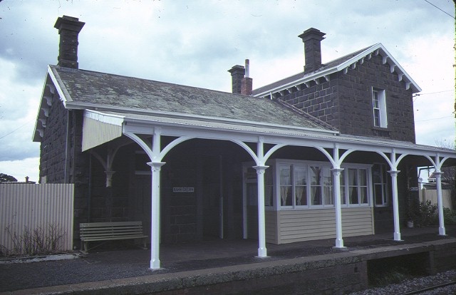 1 bannockburn railway station rear elevation aug1984