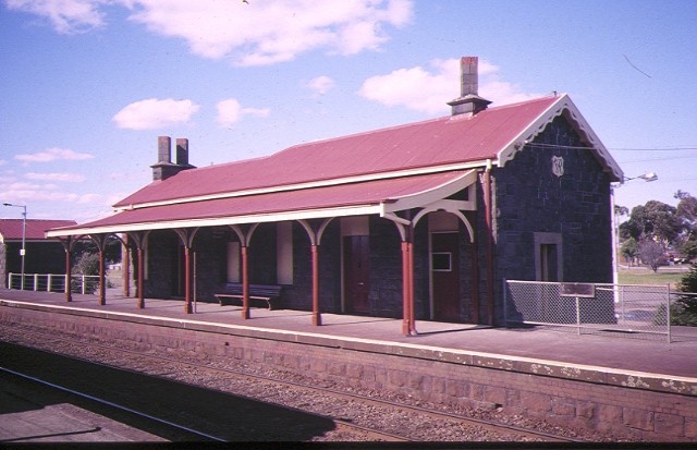 1 little river railway station &amp; goods yard school-road little river platform view aug1997