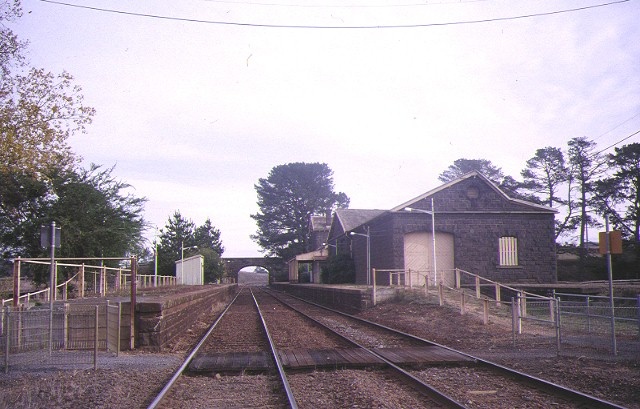 malmsbury railway station malmsbury daylesford road side view apr1995