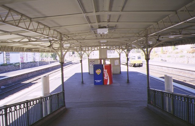malvern railway station complex station street malvern central platform entrance apr1997