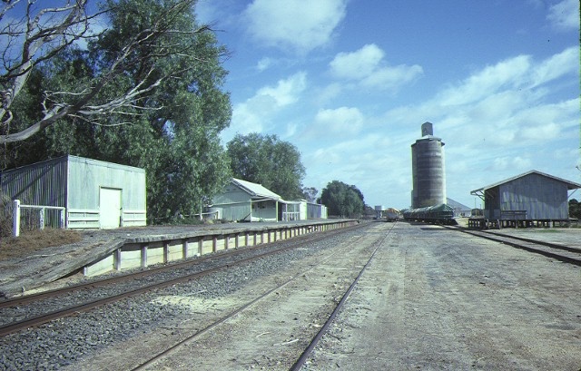 murrayville railway station mckenzie street murrayville property view aug1984