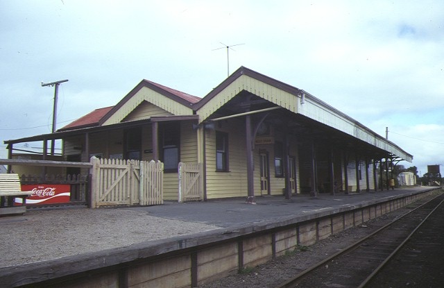 1 queenscliff railway station wharf street queenscliff front view aug1984