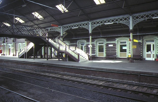 geelong railway station &amp; goods shed geelong interior platform may1986