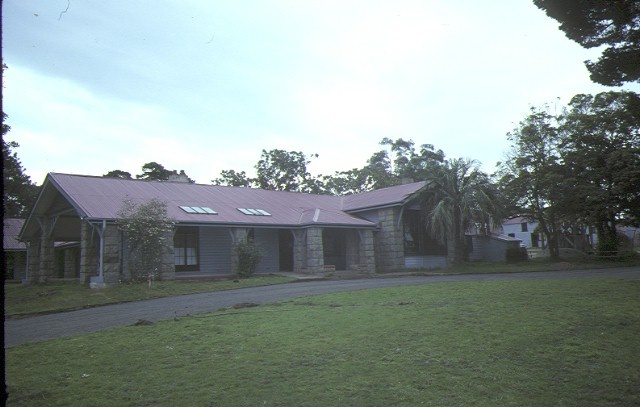 1 woodlands homestead stables &amp; outbuildings oaklands junction tullamarine front view of homestead