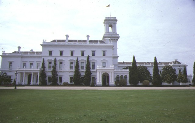 1 government house complex birdwood avenue south yarra front view feb1985