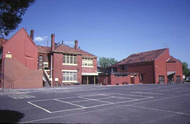 Primary School No. 2798, Davison Street Richmond, rear view, Nov 1984
