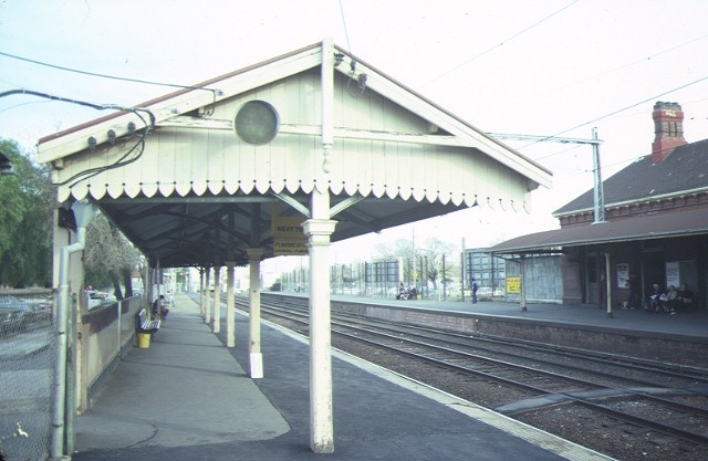clifton hill railway station complex hoddle street clifton hill platform jun1984