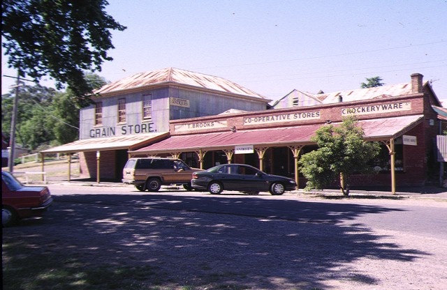 1 cooperative store templeton street maldon front view dec1997