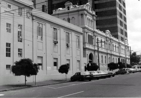 aubrey bowen wing royal victorian eye &amp; ear hospital morrison place east melbourne view from street