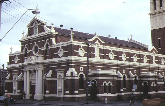 1 sacred heart church presbytery &amp; hall st kilda church front view aug1984