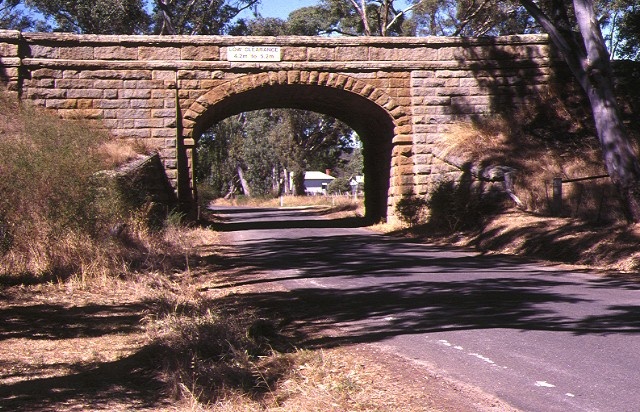 1 blackjack road railway precinct harcourt railway arch 1 apr1998