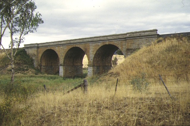 1 harcourt railway precinct harcourt side view apr1998