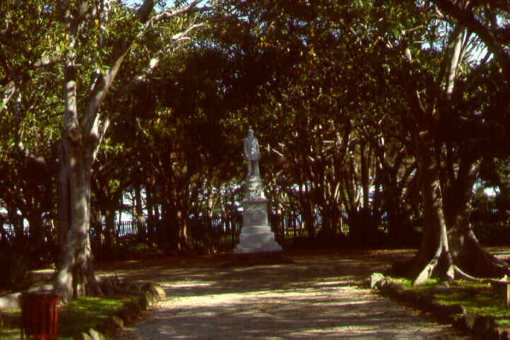 williamstown botanic gardens at clarke statue ac2 apr1999