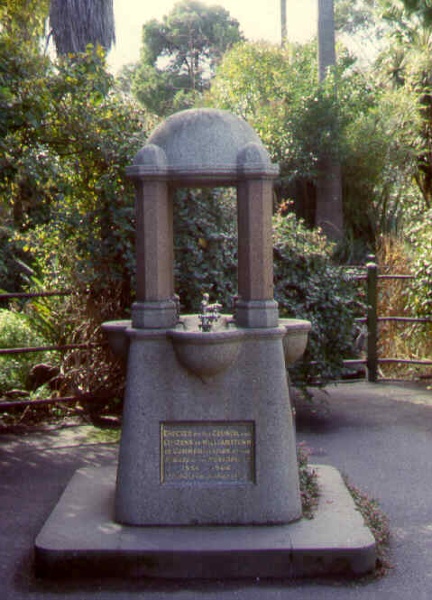 williamstown botanic gardens drinking fountain ac2 apr1999