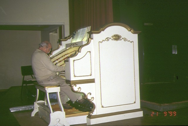 Wurlitzer Theatre Organ Moorabbin Town Hall - side view