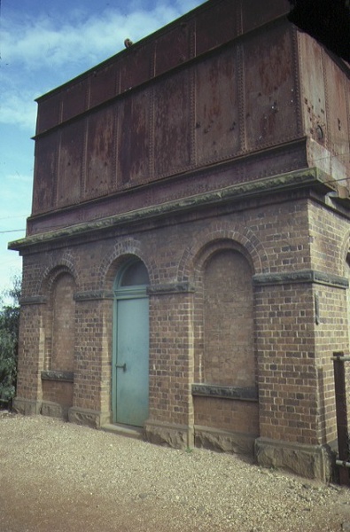 1 water tower sunbury railway station sunbury front detail sep1984