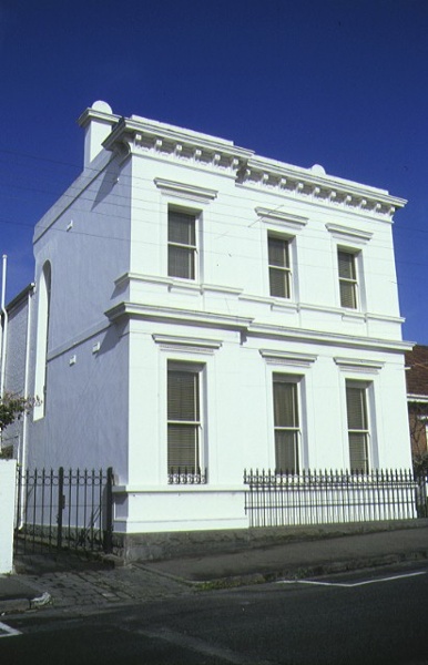 1 town house gipps street east melbourne front view