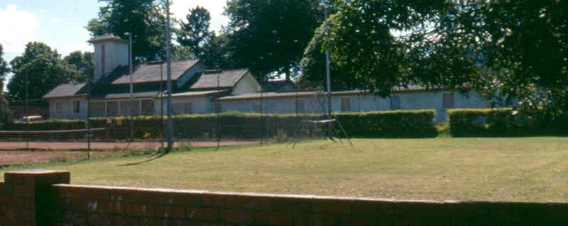 H01992 1 templer church hall from south west 2002
