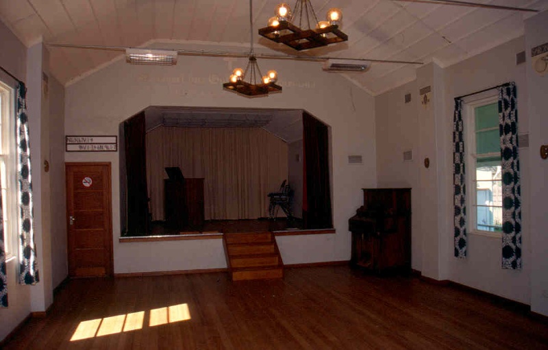 H01992 templer church hall interior 2002
