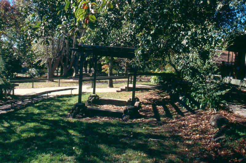 H01999 kyneton technical and high school garden