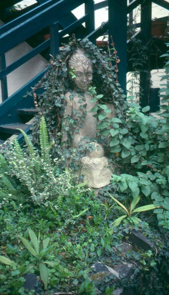 H02002 ola cohn house garden