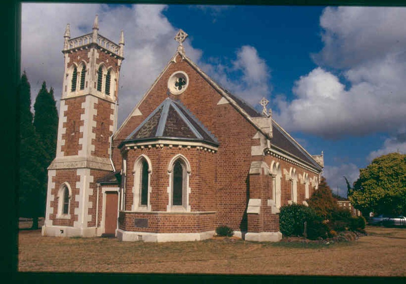 H00225 1 christ church dingley feb 2003