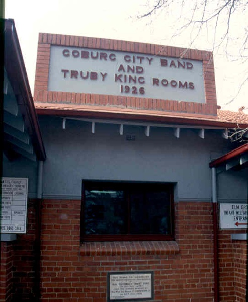 h02042 h2042 baby health care centre coburg plaque 2001