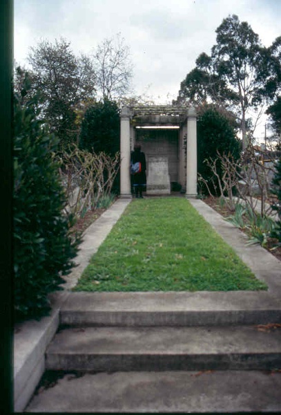 h02045 box hill cemetery myer memorial