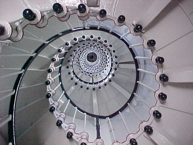 h01983 pt hicks spiral stair1 sep03 pm1