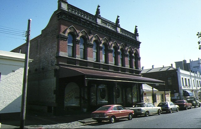 h00043 1 315 drummond street carlton exterior view