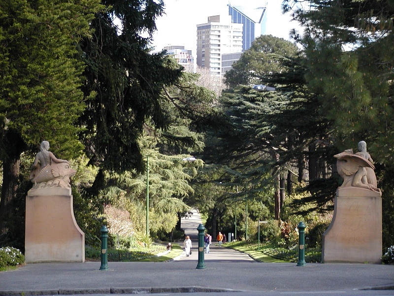 fitzroy gardens east melbourne path she project 2004