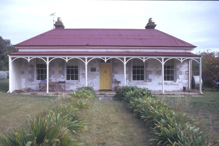 h00850 former st andrews presbyterian church and manse william st port fairy front of manse she project 2003