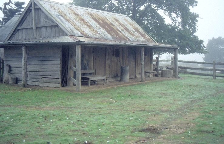 h00384 1 gulf station melba hwy yarraglen butchers shop she project 2003