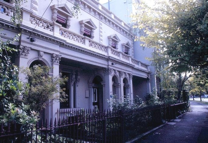 h00222 hazelwood terrace howe crescent south melbourne exterior from side she project 2003