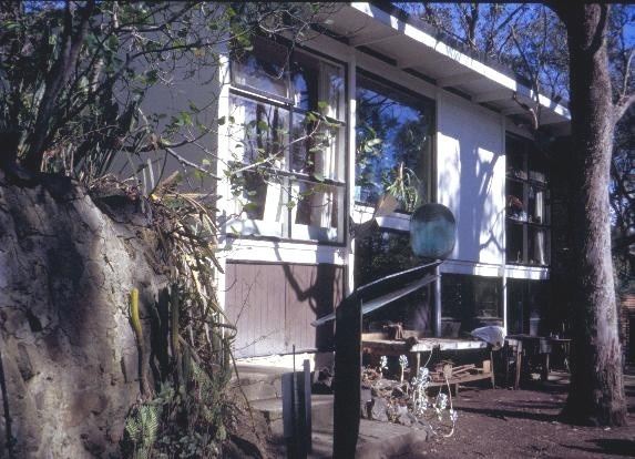 h01313 inge and grahame king house drysdale road warrandyte side view she project 2003