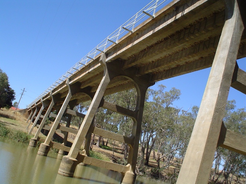 h01986 janevale bridge over loddon river laanecoorie beneath she project 2004