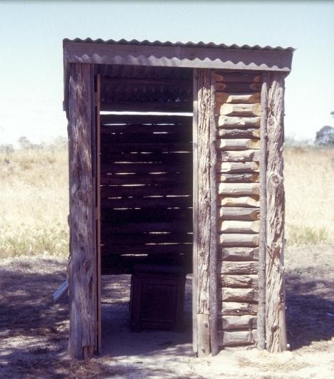 h00688 kow plains homestead cowangie privy she project 2003