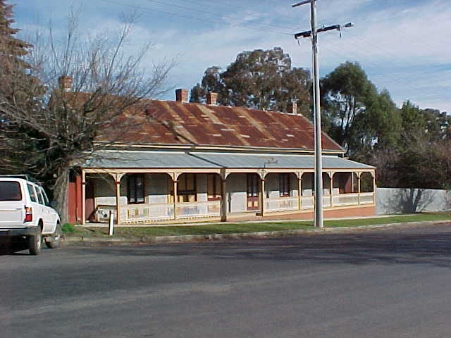 h00350 london tavern 43 camp street beechworth