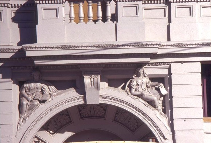 h00987 mechanics institute sturt st ballarat figures above vaulted entrance she project 2003