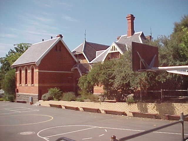 h01717 whittlesea primary school no 2090 plenty road whittlesea playground she project 2004