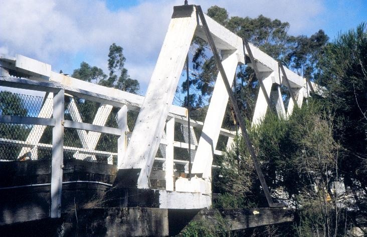 h01214 timber truss and concrete bridge over genoa river genoa northern end she project 2003